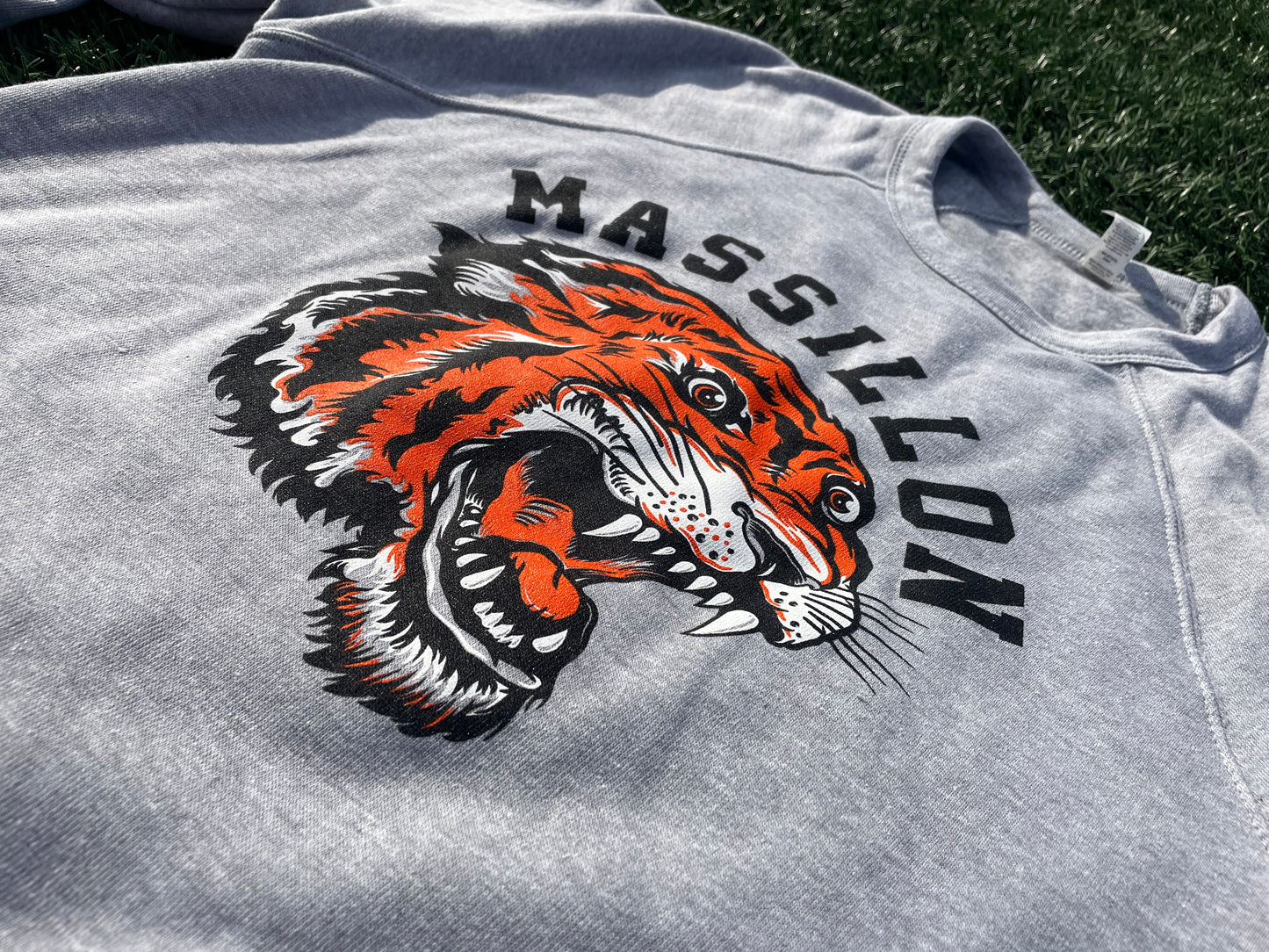 Week 7: Roar Crew Neck